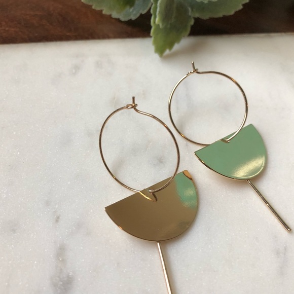 The Lane - Dainty Geometric SemiCircle Earring - Picture 2 of 3